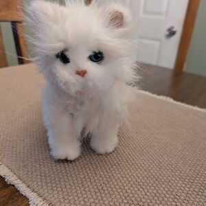 FurReal FRIENDS  LOVELY WALKIN LULU KITTIES KITTEN CAT WHITE  2009 WORKS GREAT
